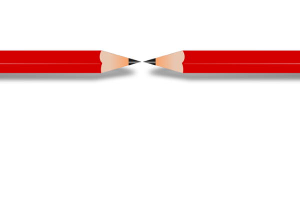 Werbelektorat: Zwei gespitzte Bleistifte, außen rote Farbe; die Spitzen zeigen zueinander